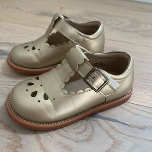 Gold Fix & Flora 7toddler Mary Jane shoes